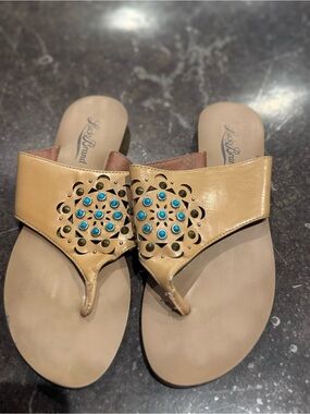Lucky Brand Tan Leather Thong Sandals with Turquoise Studs
